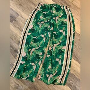 Victoria's Secret Green Leaf Sheer Print Pants_size L